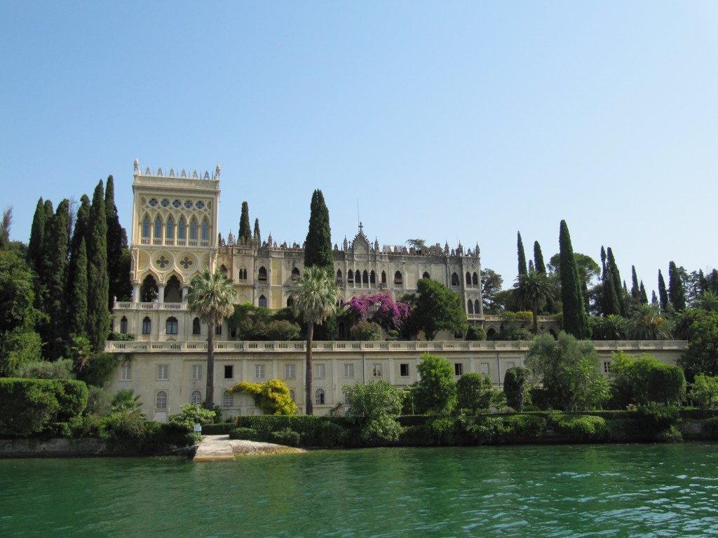 Isola del Garda gezien vanaf de boot