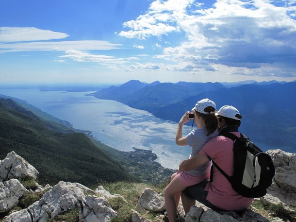 Een prachtig uitzicht vanaf de Monte Baldo aan het Gardameer