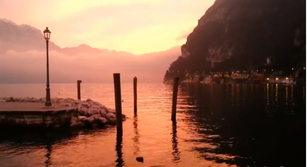 Riva del Garda winter zonsondergang