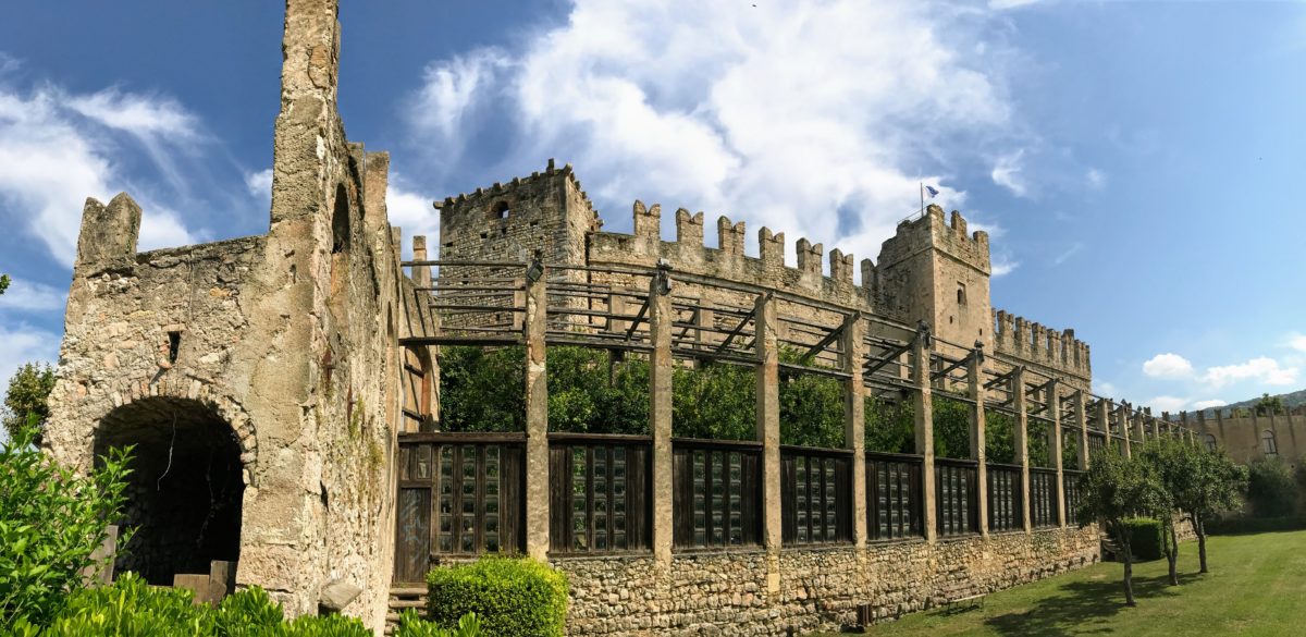 IL CASTELLO SCALIGERO DI TORRI DEL BENACO